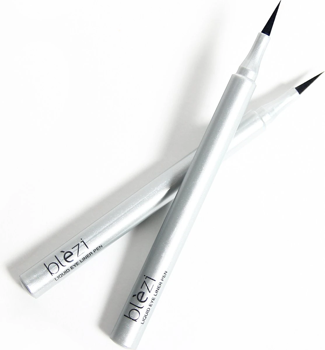 Blèzi® Liquid Eye Liner Pen 10 Intense Black - Eyeliner Zwart Waterproof - Mat Zwart - Afbeelding 3