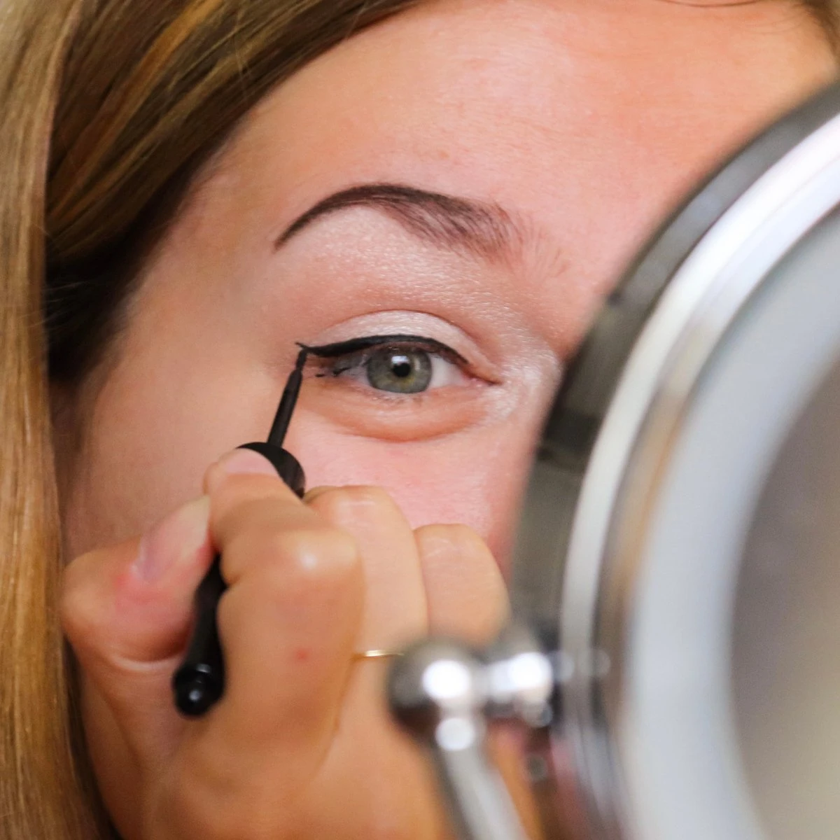 Bourjois Liner Pinceau Liquid Waterproof Eyeliner - 003 Gris Minimaliste - Afbeelding 9