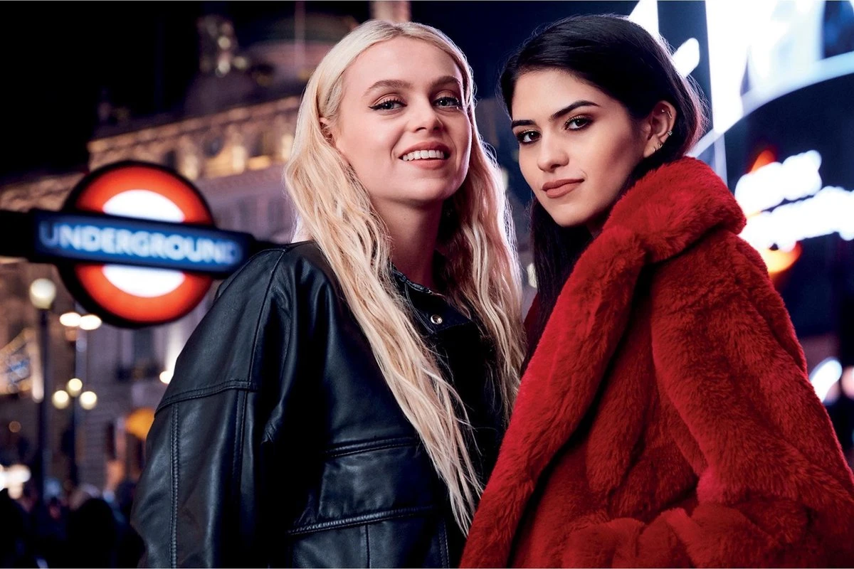 Rimmel London Lasting Finish Foundation - 200 Soft Beige - Afbeelding 9