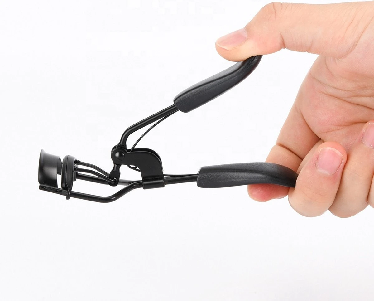 INTER-ESQUE® Wimperkruller - Eyelash Curler + 5x Gratis Extra Siliconen Pad - Zwart - Afbeelding 5