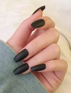 Merkloos ZWARTE KUNSTNAGELS - 24 Stuks Plaknagels - Plaktabs - Wednesday Vibes